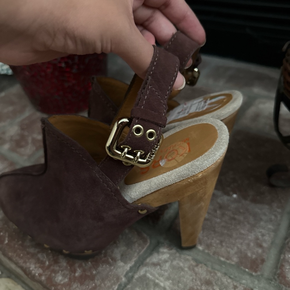 Kors Michael Kors Women’s Claudia Brown Studded High Heels Clogs Sz 8 - Picture 4 of 7